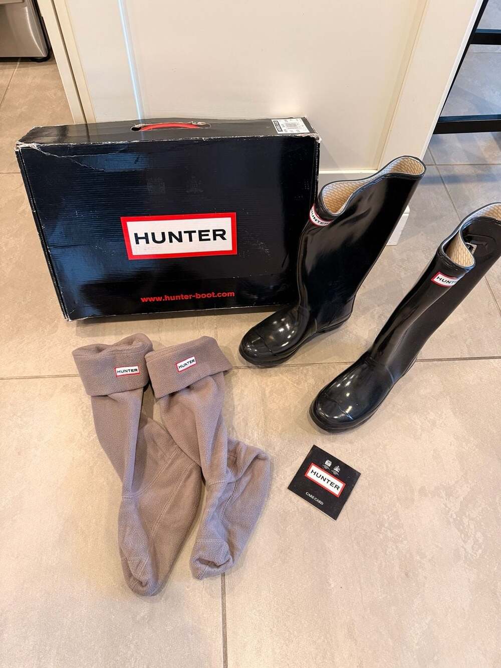 Hunter Huntress Gloss Black Tall Rain Boots with Fleece Boot Socks Size US 7F/6M